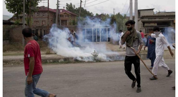 Indian forces fire tear gas at protesters in Occupied Kashmir
