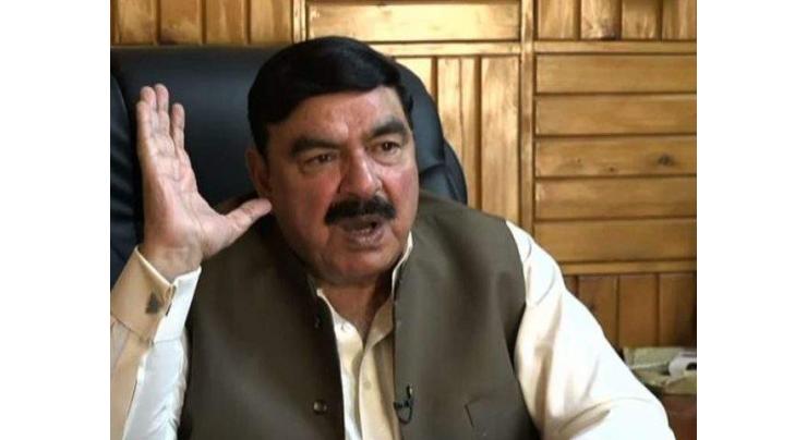 Federal Minister for Railways Sheikh Rashid Ahmed visits Allied hospitals to check dengue arrangements
