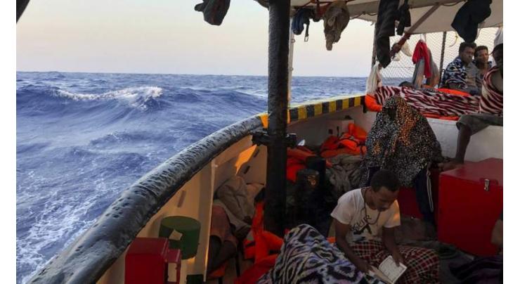 Spanish Vessel Delivers 15 Migrants From Open Arms Boat to Country's South - Reports