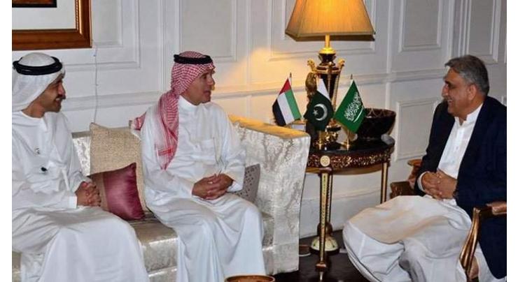 Foreign Ministers of KSA, UAE call on  Chief of Army Staff (COAS) General Qamar Javed Bajwa
