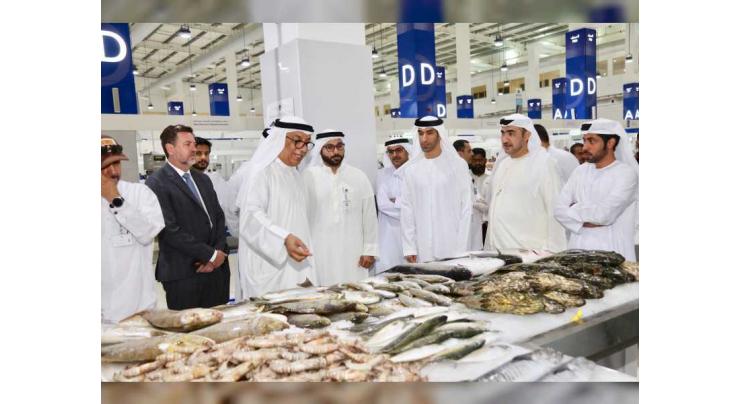 Minister of Climate Change visits Dubai’s Waterfront Market