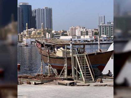 &quot;الداو يارد&quot; في عجمان أحد أهم مراكز بناء السفن الشراعية والقوارب التراثية