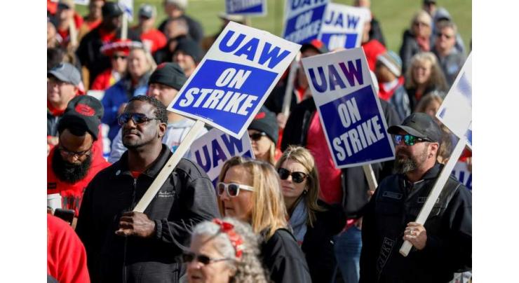 UAW leaders reach tentative deal with GM to end US worker strike
