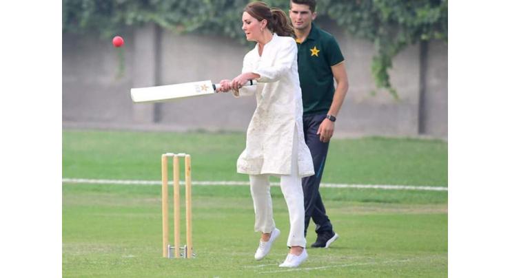 Prince William, Kate Middleton visit cricket academy, play match
