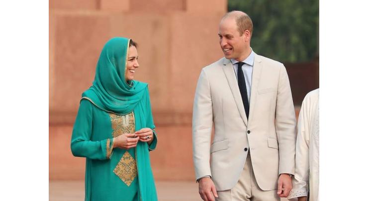 Duke and Duchess of Cambridge visit Badshahi Masjid
