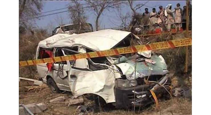 Six die, 15 injured in Layah road accident
