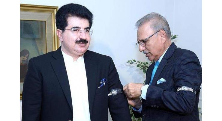 President, Senate chairman wear black ribbons to express solidarity with Kashmiris
