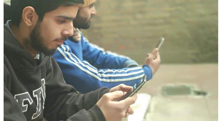 Internet gag affects online business in Occupied Kashmir
