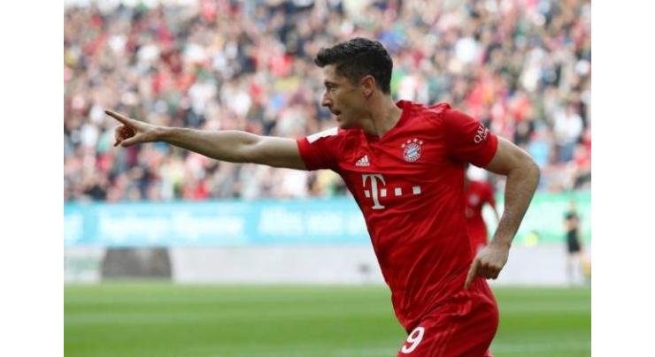 Bayern slip up again as Augsburg grab last-gasp leveller
