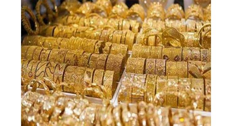 Gold price gains Rs 300, traded at Rs 87,200 per tola
