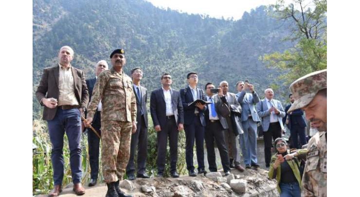 Diplomatic corps visits LoC to witness firsthand fallacy of Indian claims
