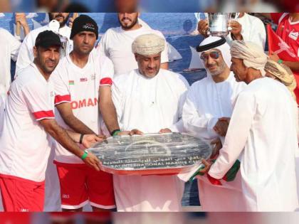 قوارب البحرين وعمان تتألق في سباق دبي للتجديف 