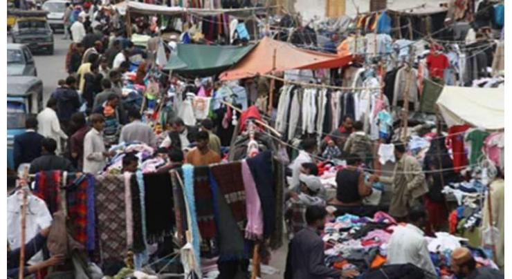 Warm clothes sale attracts crowd in Lunda Bazaars
