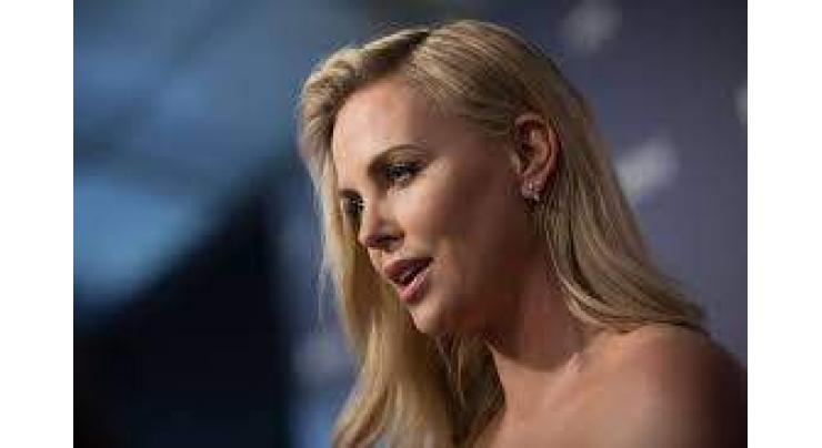 'Fearless' Charlize Theron honored by Hollywood
