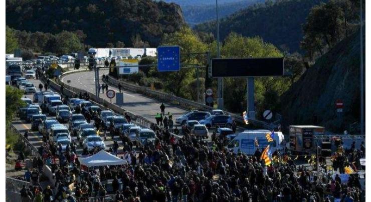 French Police Use Force to Disperse Catalan Protesters From Blocked Highway - Reports