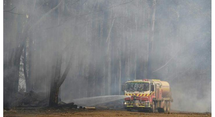 Bushfire threat still high as Australia clean up begins
