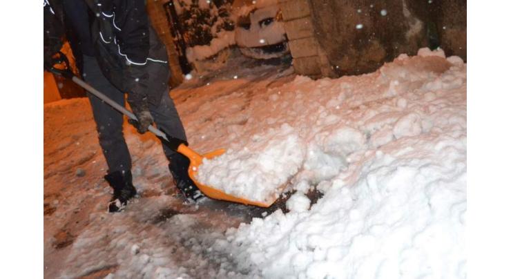 Heavy snow leaves one dead, 300,000 homes without power in France
