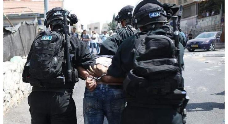 Israel detains 17 Palestinians in West Bank raids
