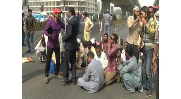 Protests irk commuters, patients in Lahore
