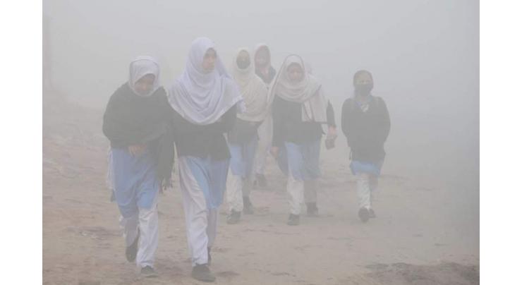 Smog: Schools to remain closed on Friday in Lahore
