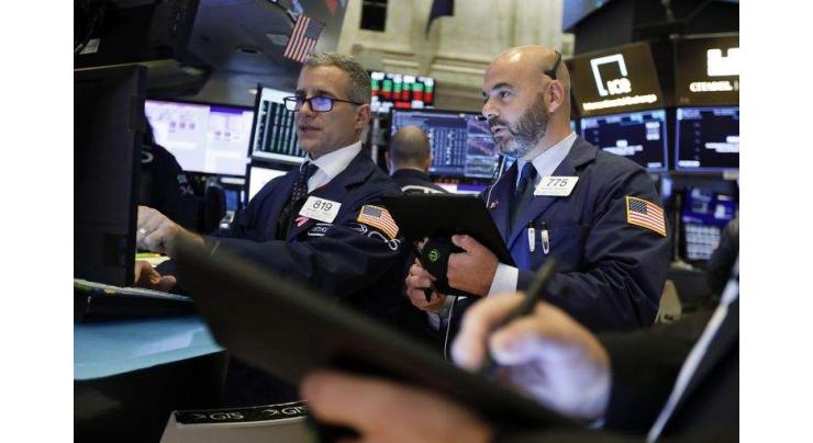US stocks edge higher after three weak sessions
