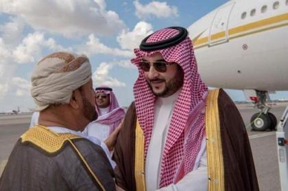 وزیر شوٴون الدفاع العماني بدر بن سعود یستقبل نائب وزیر الدفاع السعودي الأمیر خالد بن سلمان