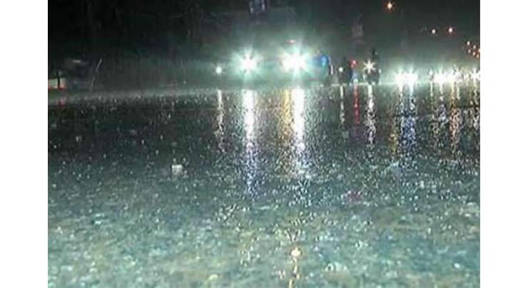 City receives light rain in Sialkot 
