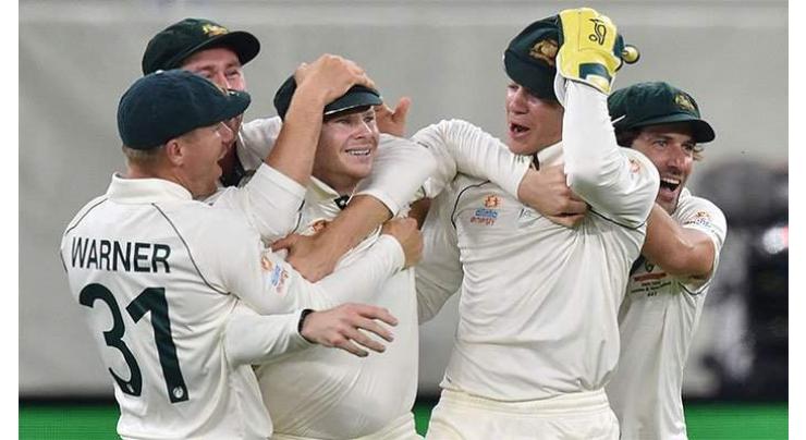 Cricket: Smith blinder puts Australia on top
