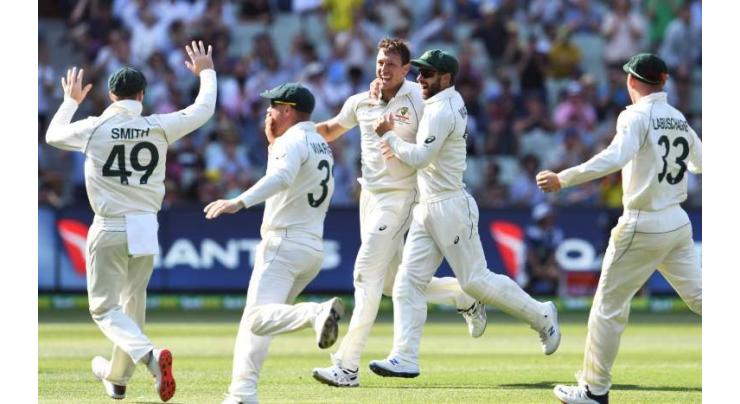 New Zealand lose early wickets as Australia take charge of second Test
