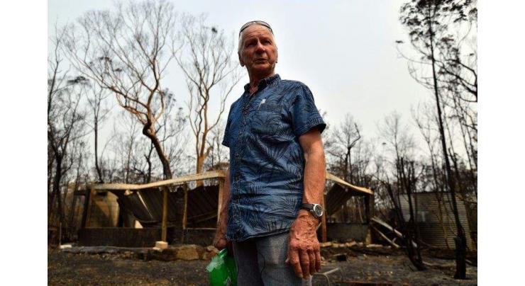 Australians who braved fire 'hell' to defend homes
