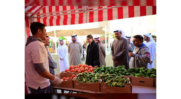 Food Security Minister visits farmer&#039;s market in Abu Dhabi