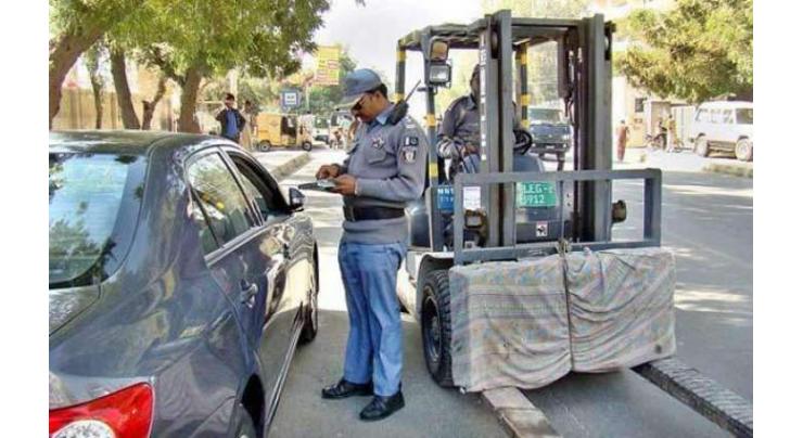 24 drivers held for rash driving in Faisalabad
