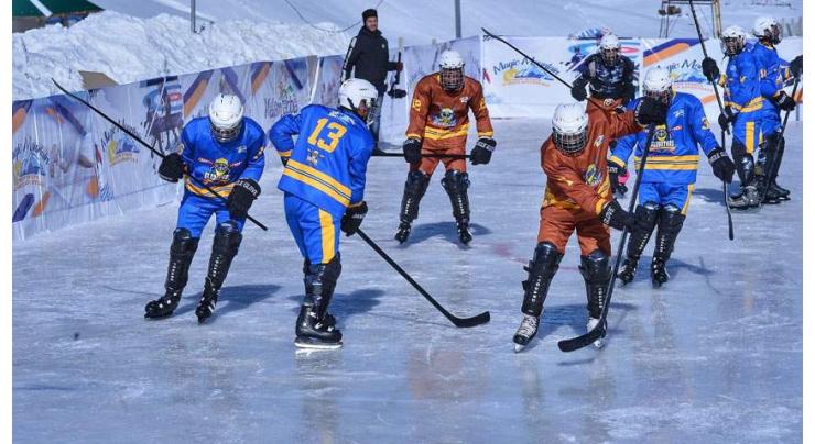 Tourism Corporation Khyber Pakhtunkhwa arranges winter sports festival; Ice Hockey enthralls tourists in Malamjabba

