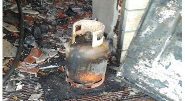 Cylinder explosion kills woman,injures four  in Karak
