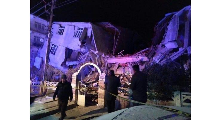 Powerful quake kills 21 in eastern Turkey

