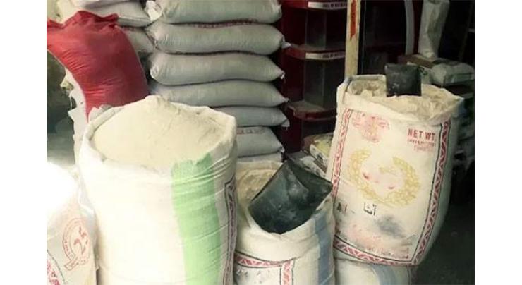 200 flour bags given to people at subsidized rate in Faisalabad
