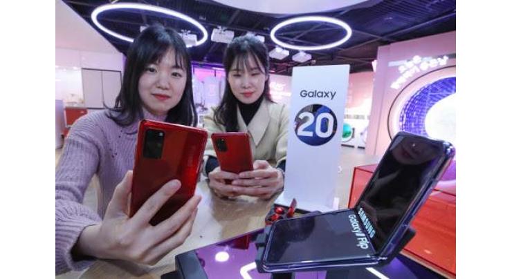 Samsung's vertically-folding smartphone goes on sale in S. Korea
