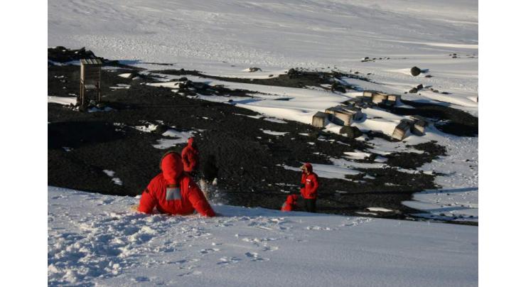 UK, Russia Agree on Need to Regulate Tourism, Research in Antarctica - London