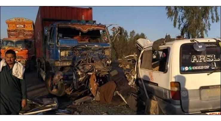 Van-dumper collision claims 5 lives on Pindi-Fateh Jang road