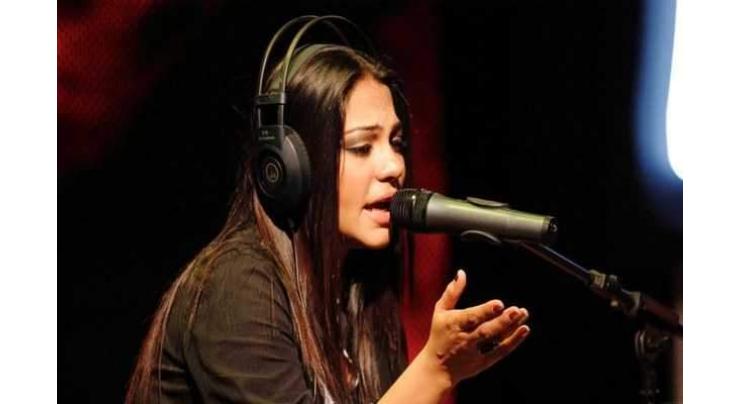 Court allows singer Sanam Marvi's plea for khula
