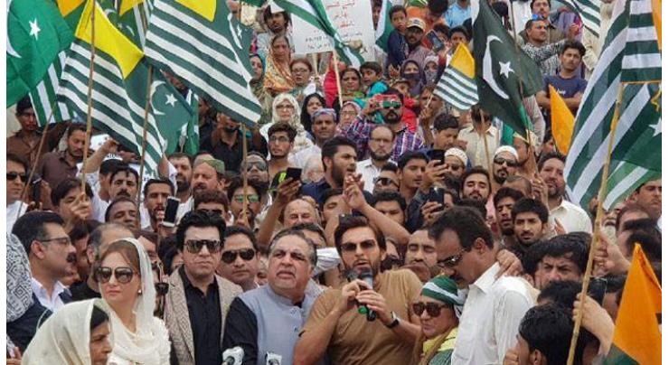 Administration holds walk to mark Kashmir solidarity

