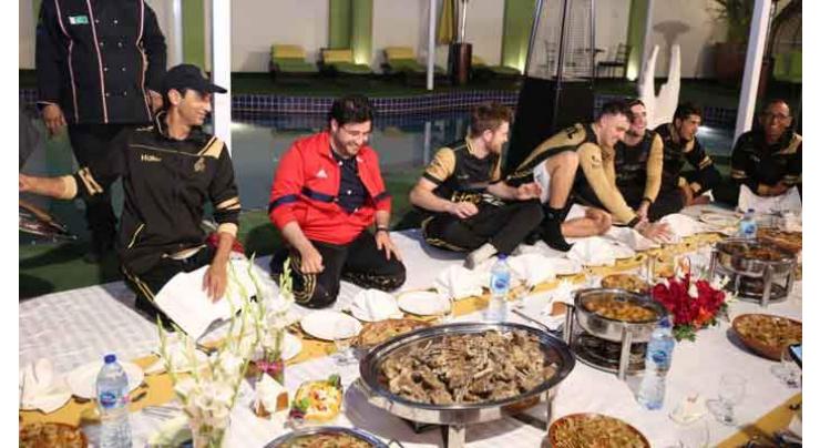 PSL players enjoy traditional food in different cities