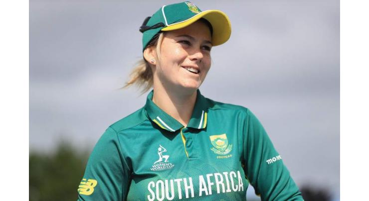 South Africa hit record total, England march on at T20 World Cup

