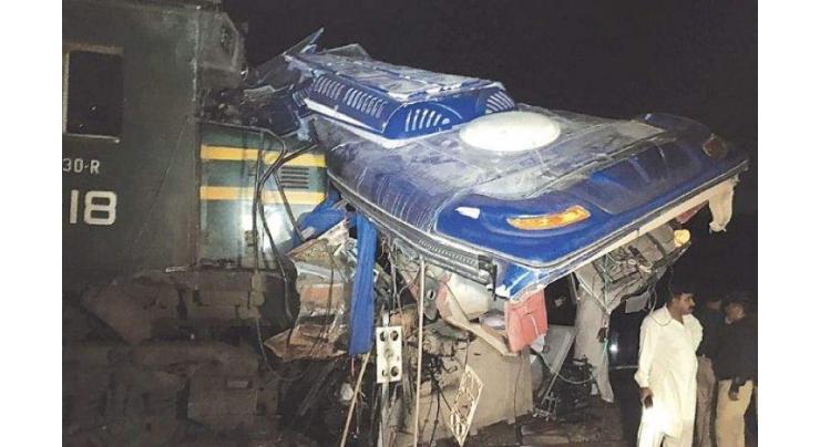 Prime Minister Imran Khan seeks report on Rohri train accident
