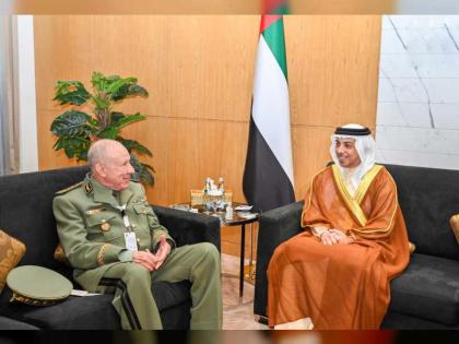منصور بن زايد يلتقي رئيس أركان الجيش الجزائري