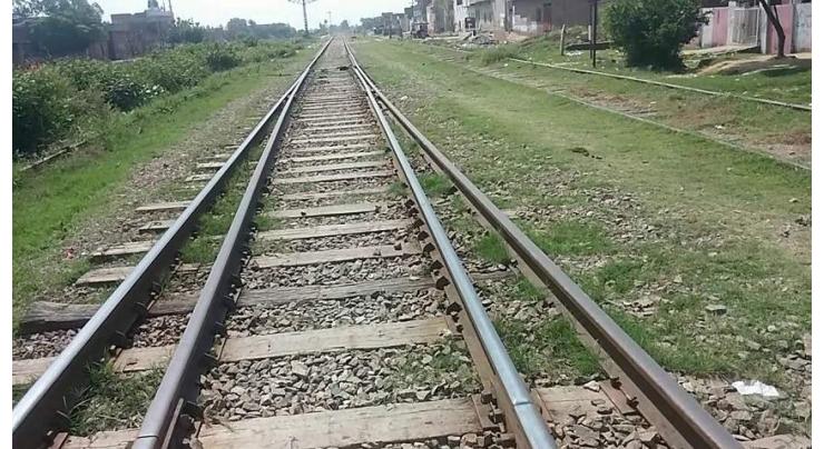 Pakistan Railways Karachi Division starts debris clearance from KCR track
