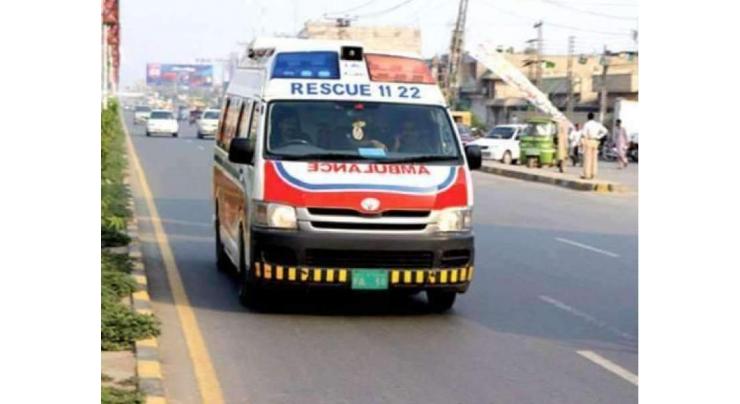 One killed, two hurt in road mishap in Multan
