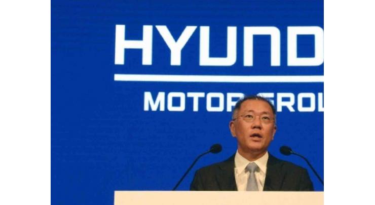 Hyundai heir apparent buys 8 bln won of stocks to boost prices
