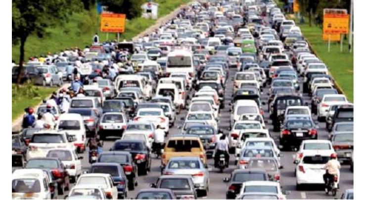 Vehicles, bikes' queues at Faizabad check-post hamper smooth traffic flow
