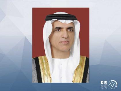 حاكم رأس الخيمة يعزي ملك البحرين في وفاة الشيخ عيسى بن راشد آل خليفة 
